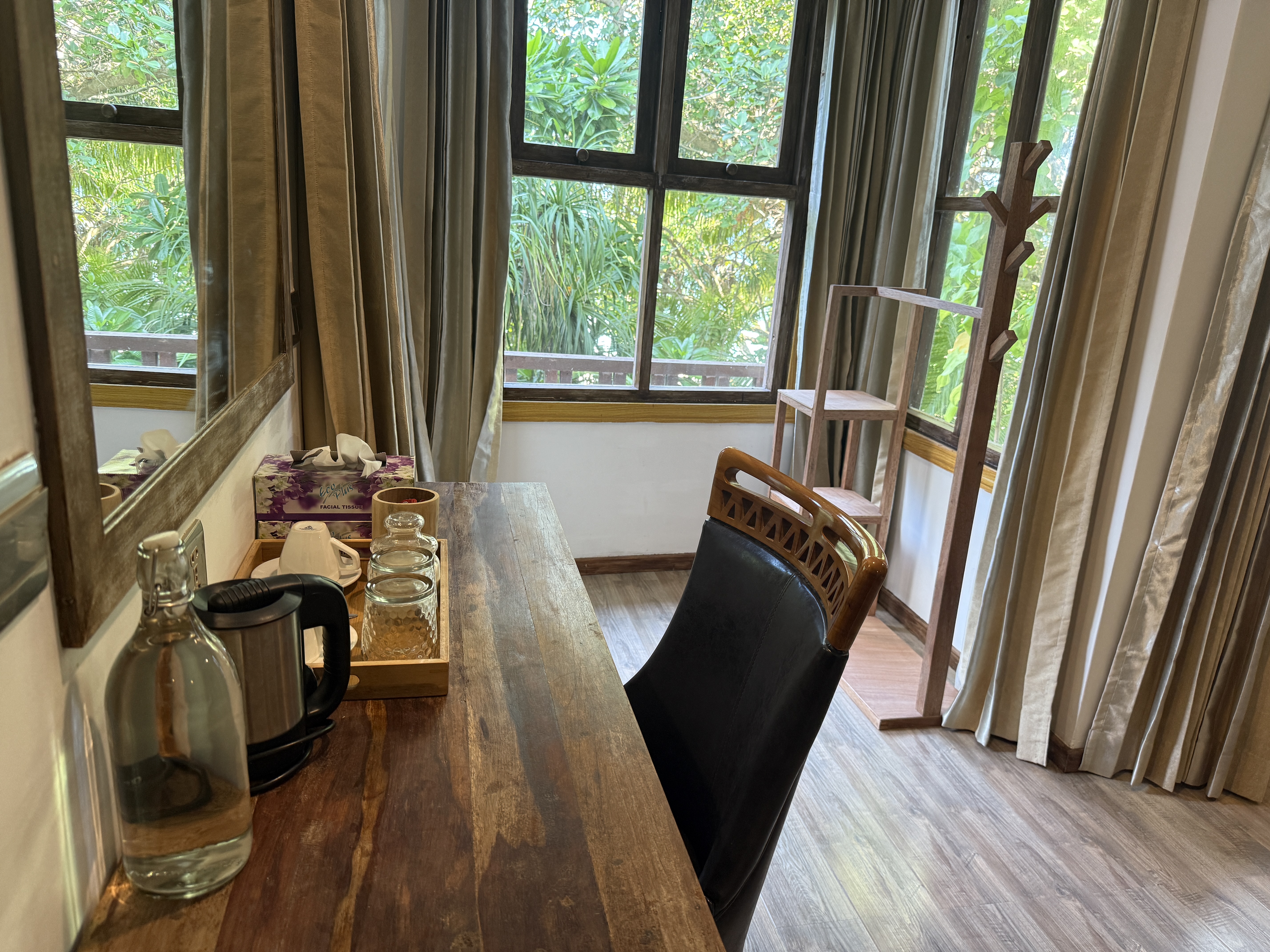 Sea View Suite - Image 2